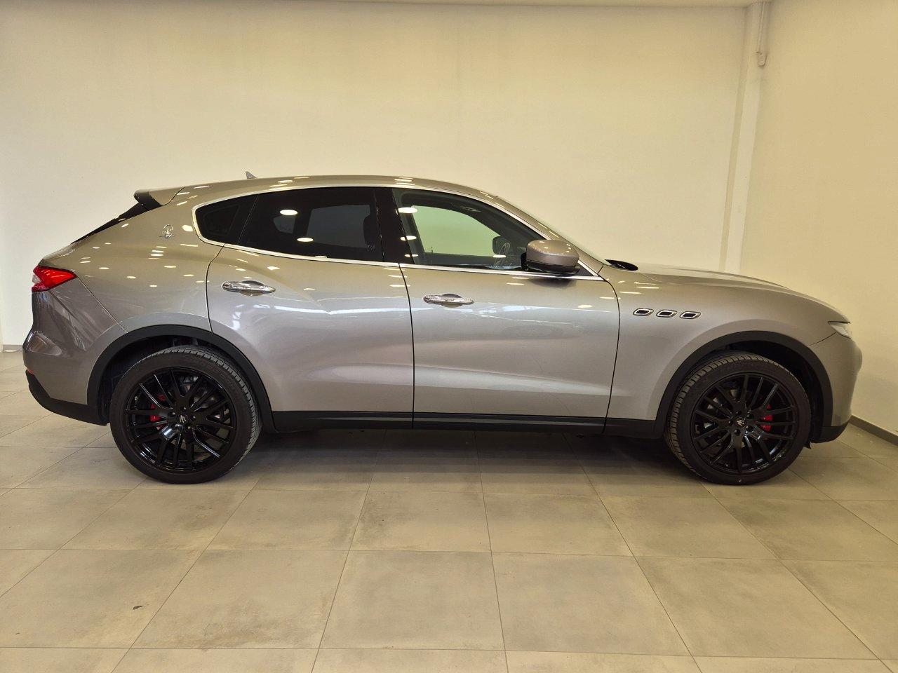 Maserati Levante 3.0 V6 350cv auto