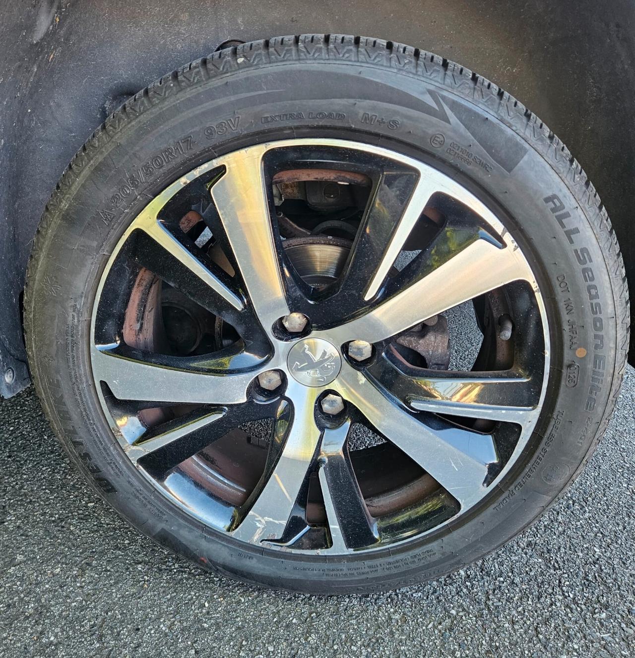 Peugeot 2008 neopatentati