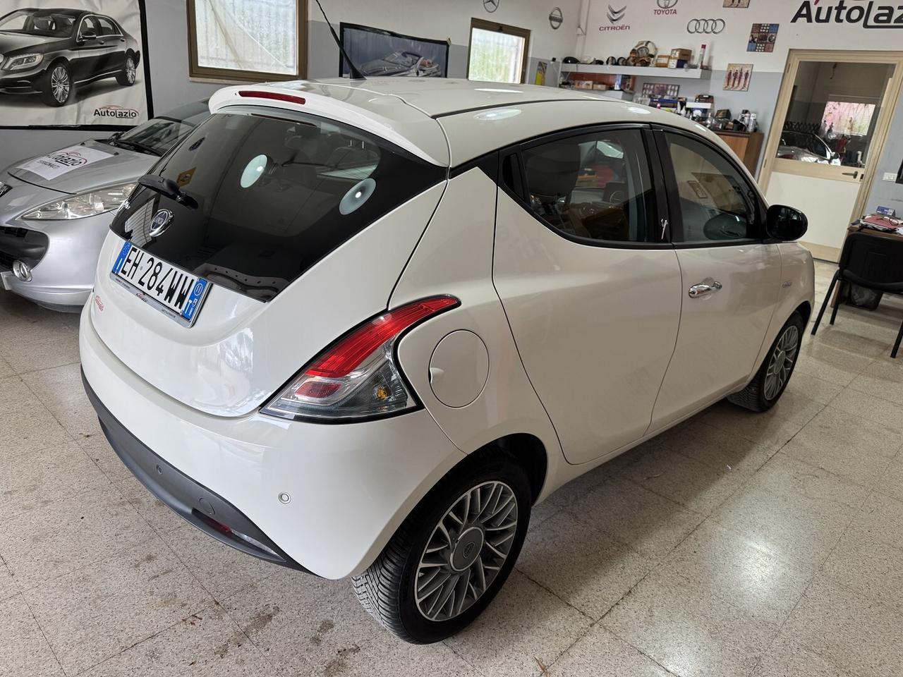LANCIA YPSILON 900 T.Air