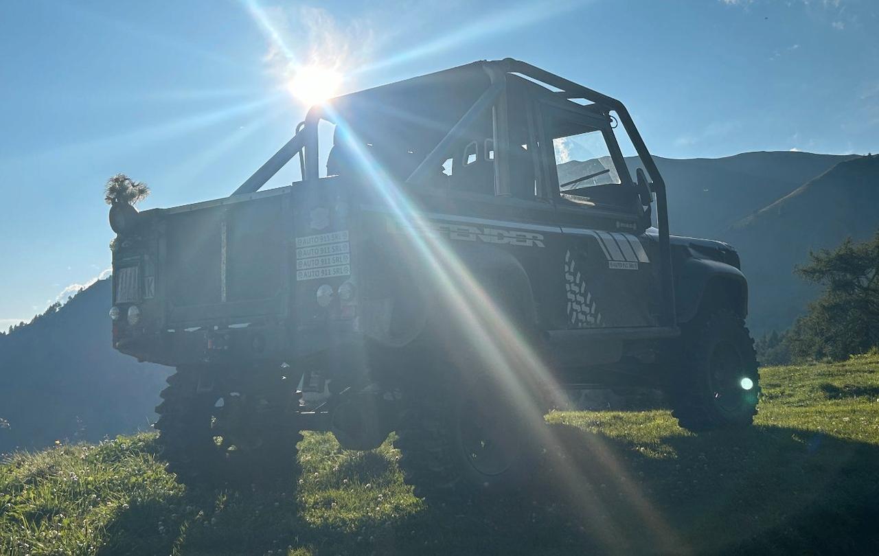 LAND ROVER DEFENDER 90 PICK-UP
