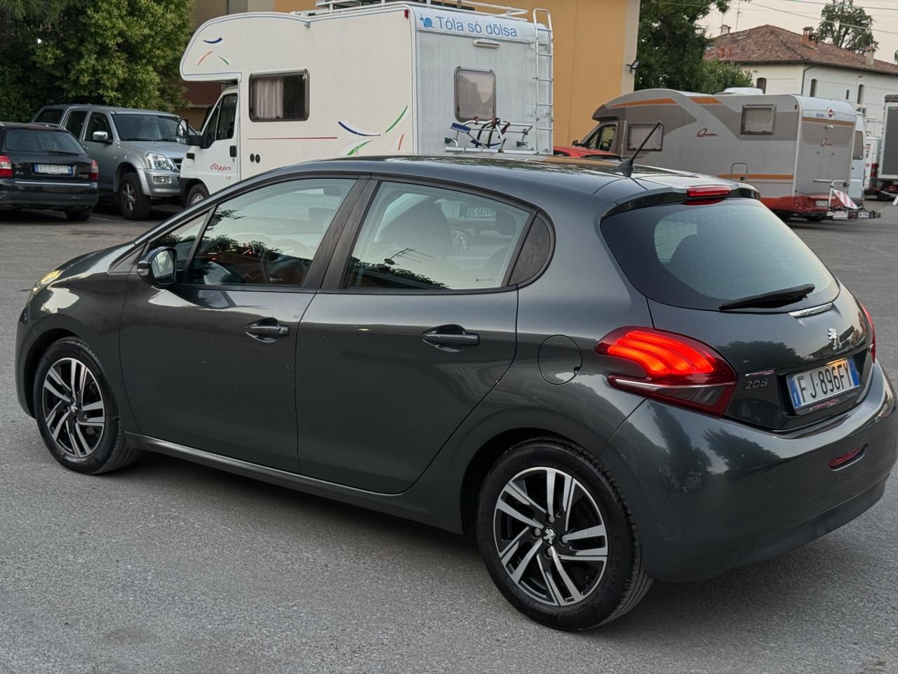 Peugeot 208 PureTech 82 5 porte Allure