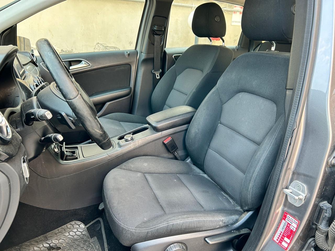 Mercedes-benz B 200 NGD - 2014 Incidentata