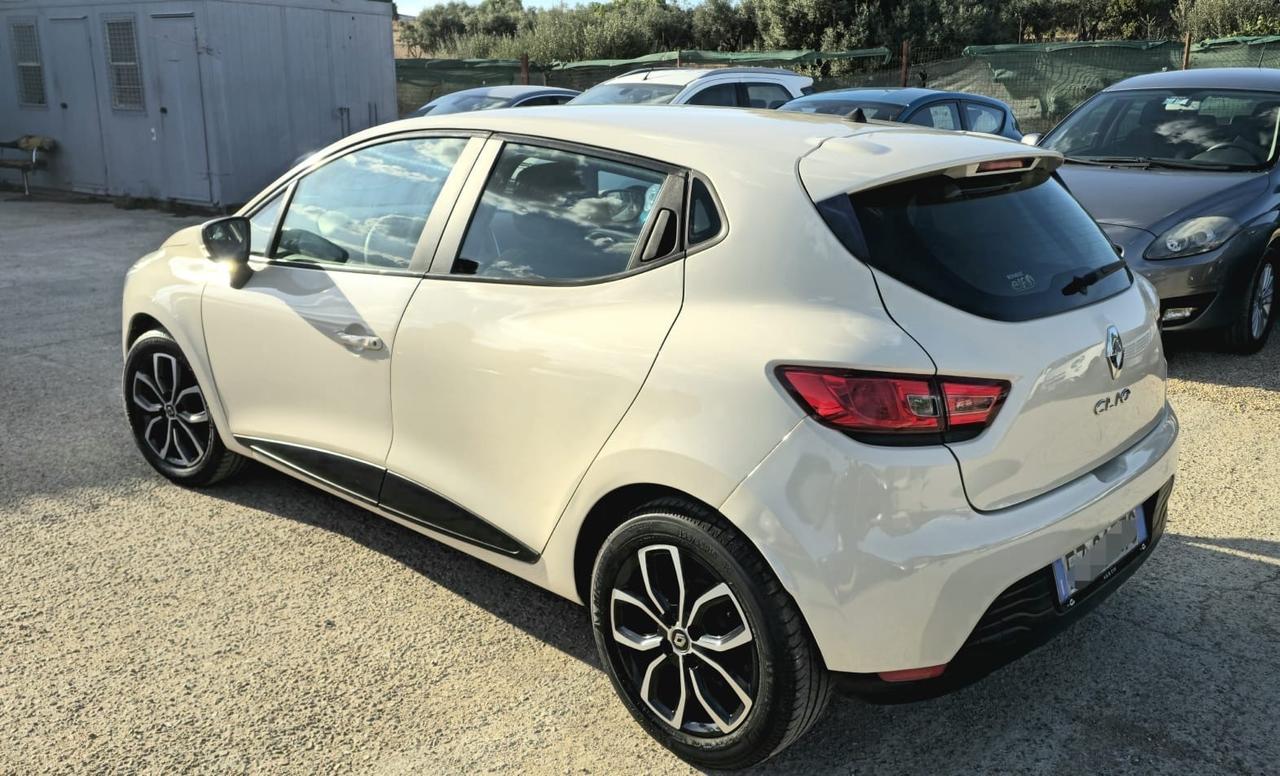 Renault Clio 1.2 75 CV 5 porte Duel