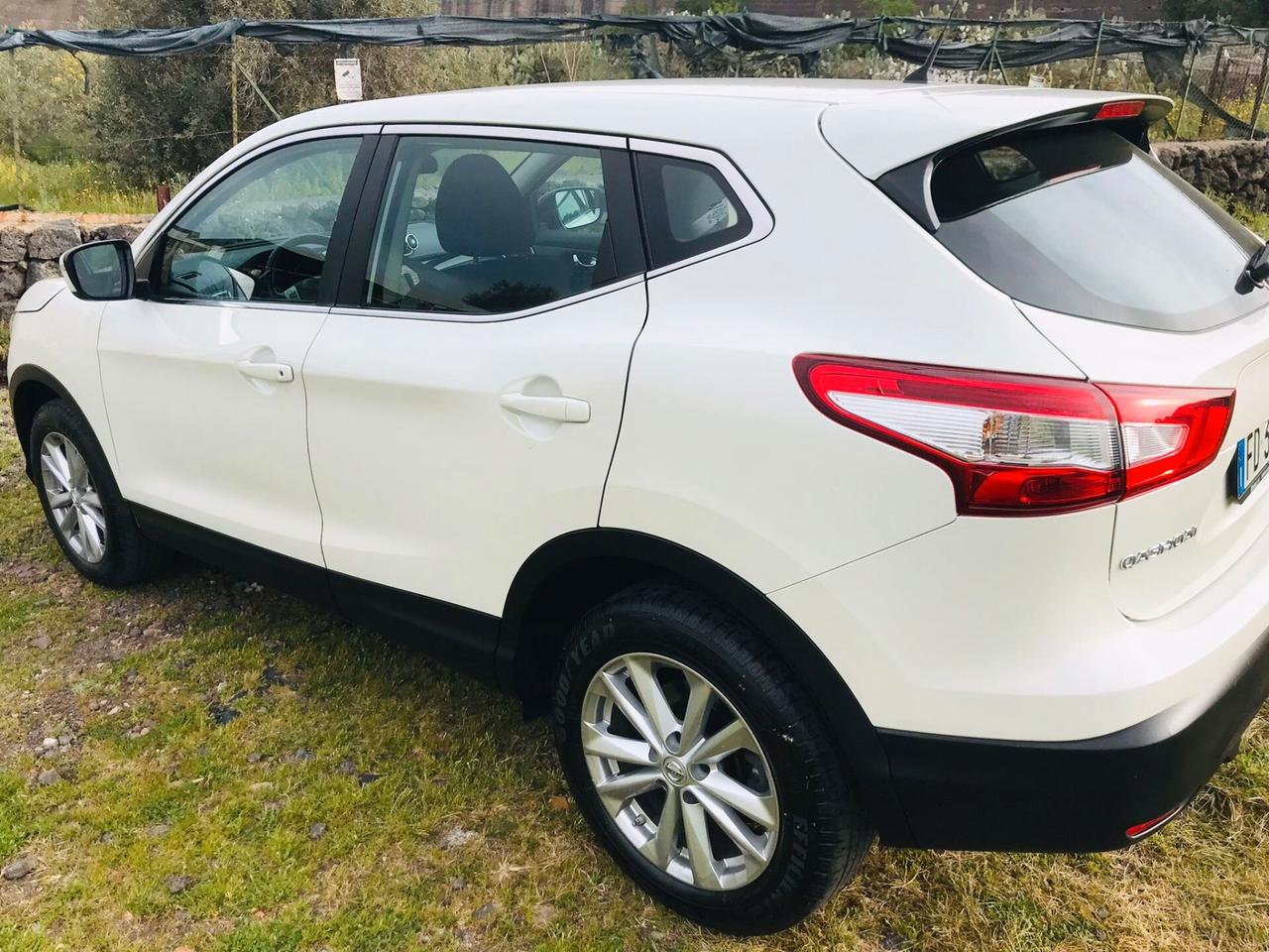 Nissan Qashqai 1.5 dCi Tekna diesel corso sicilia n 34 paterno'