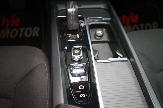 VOLVO XC60 B4 (d) AWD Geartronic Business