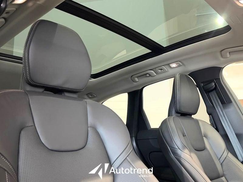 Volvo XC60 B5 250 CV AWD Mild Hybrid Benzina Automatica Ultra Dark