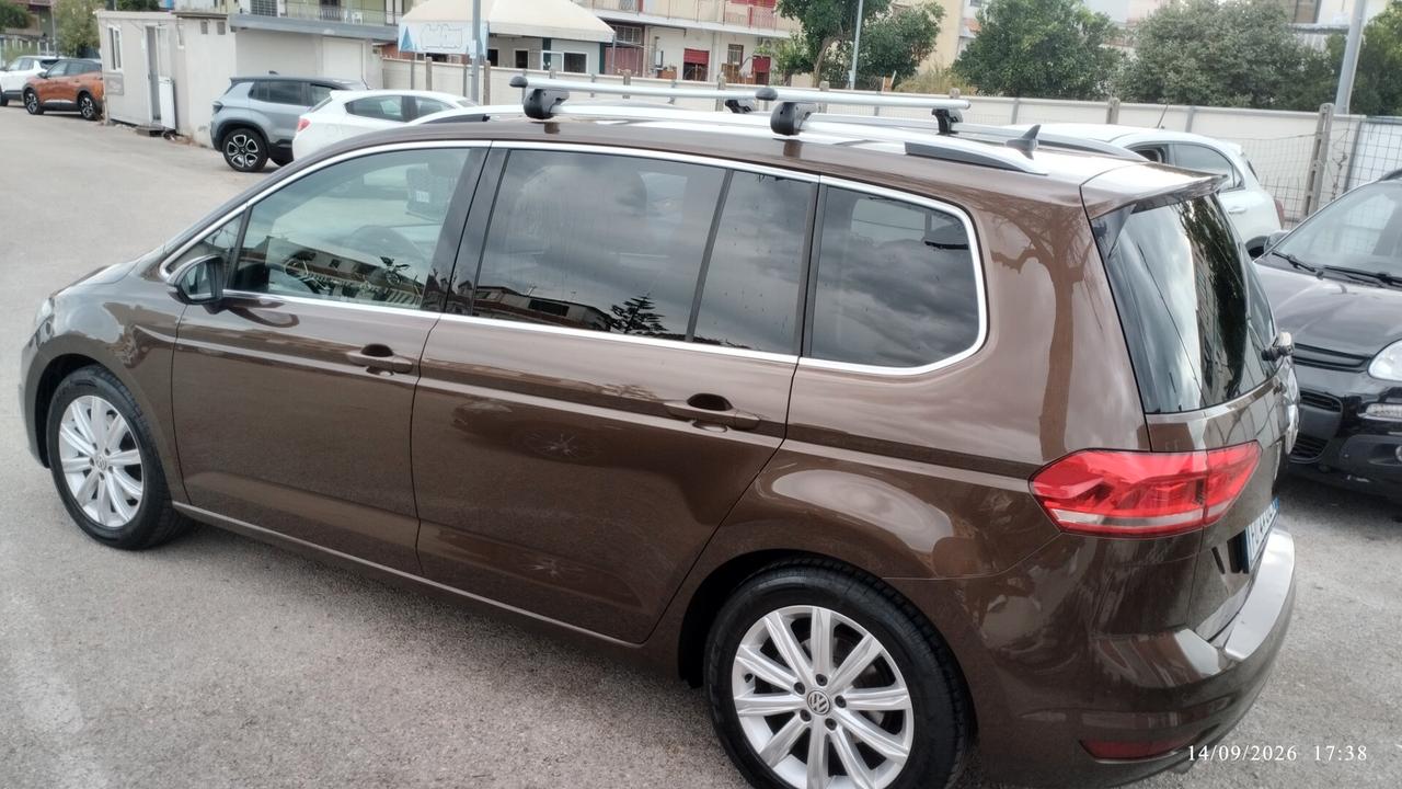 Volkswagen Touran 2.0 TDI 150 CV SCR DSG Executive BlueMotion Tech.