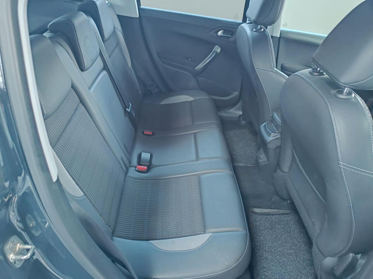 Peugeot 2008 BlueHDi 100 S&S Black Matt