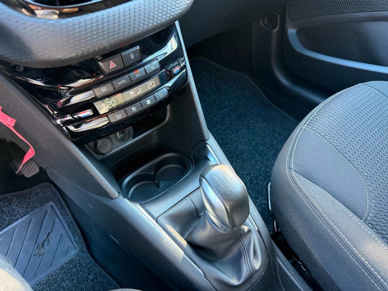 Peugeot 208 5 Porte 208 5p 1.2 puretech Allure 82cv CINGHIA NUOVA VERNICE ORIGINALE UNICA!!!