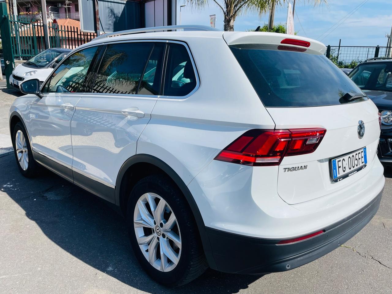 Volkswagen Tiguan 2.0 TDI SCR DSG 4MOTION Business BMT