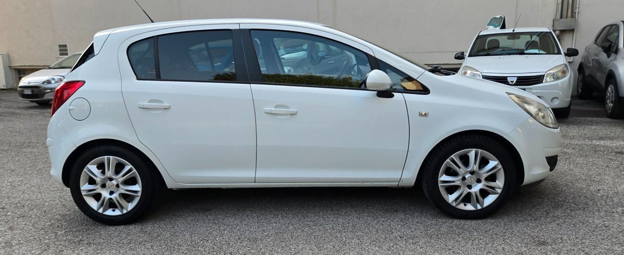 Opel Corsa 1.3 CDTI 75CV ecoFLEX 5 porte Cosmo
