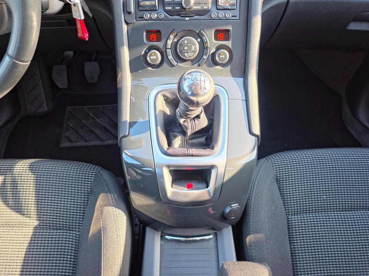 Peugeot 5008 2.0 HDi 150CV Business 2010-E5B Manuale 7Posti