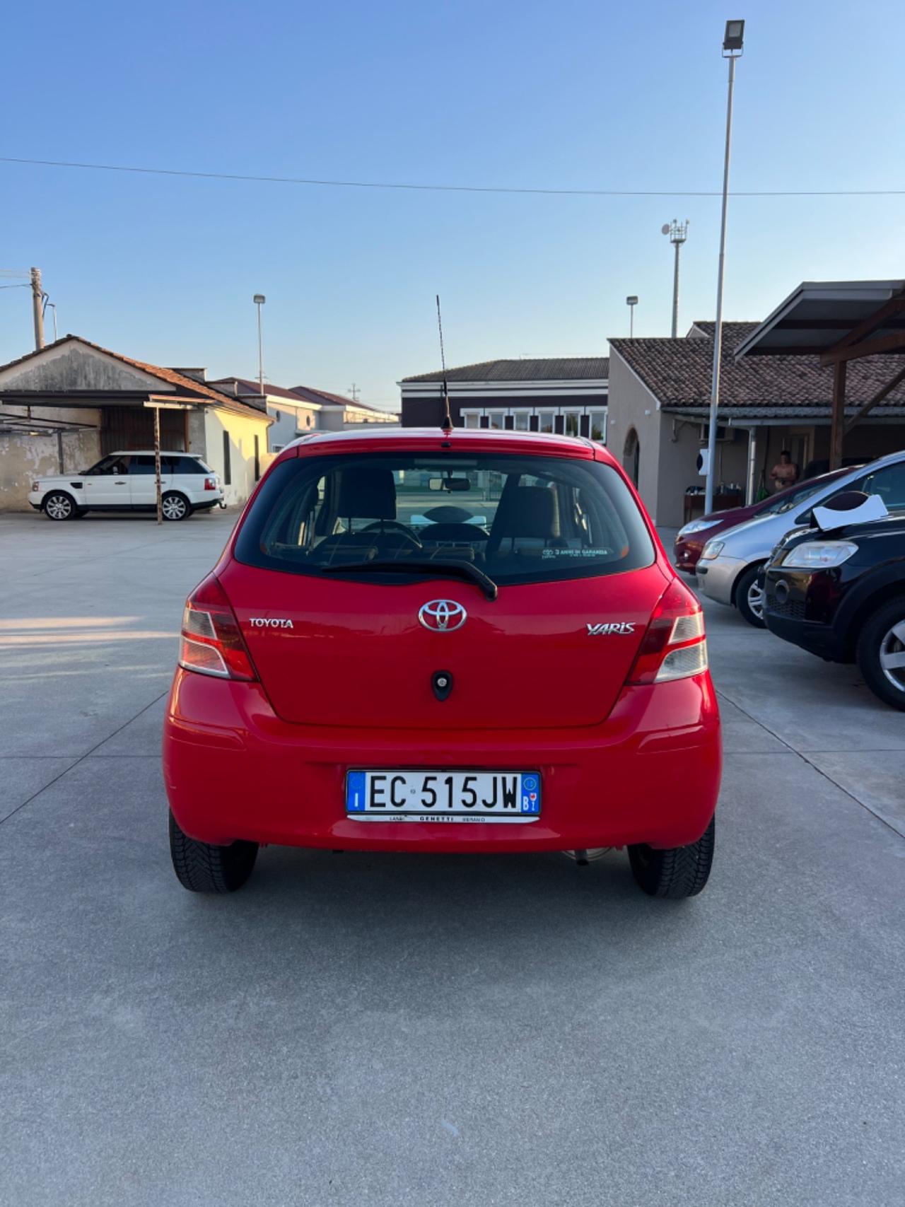 Toyota Yaris 1.0 5 porte