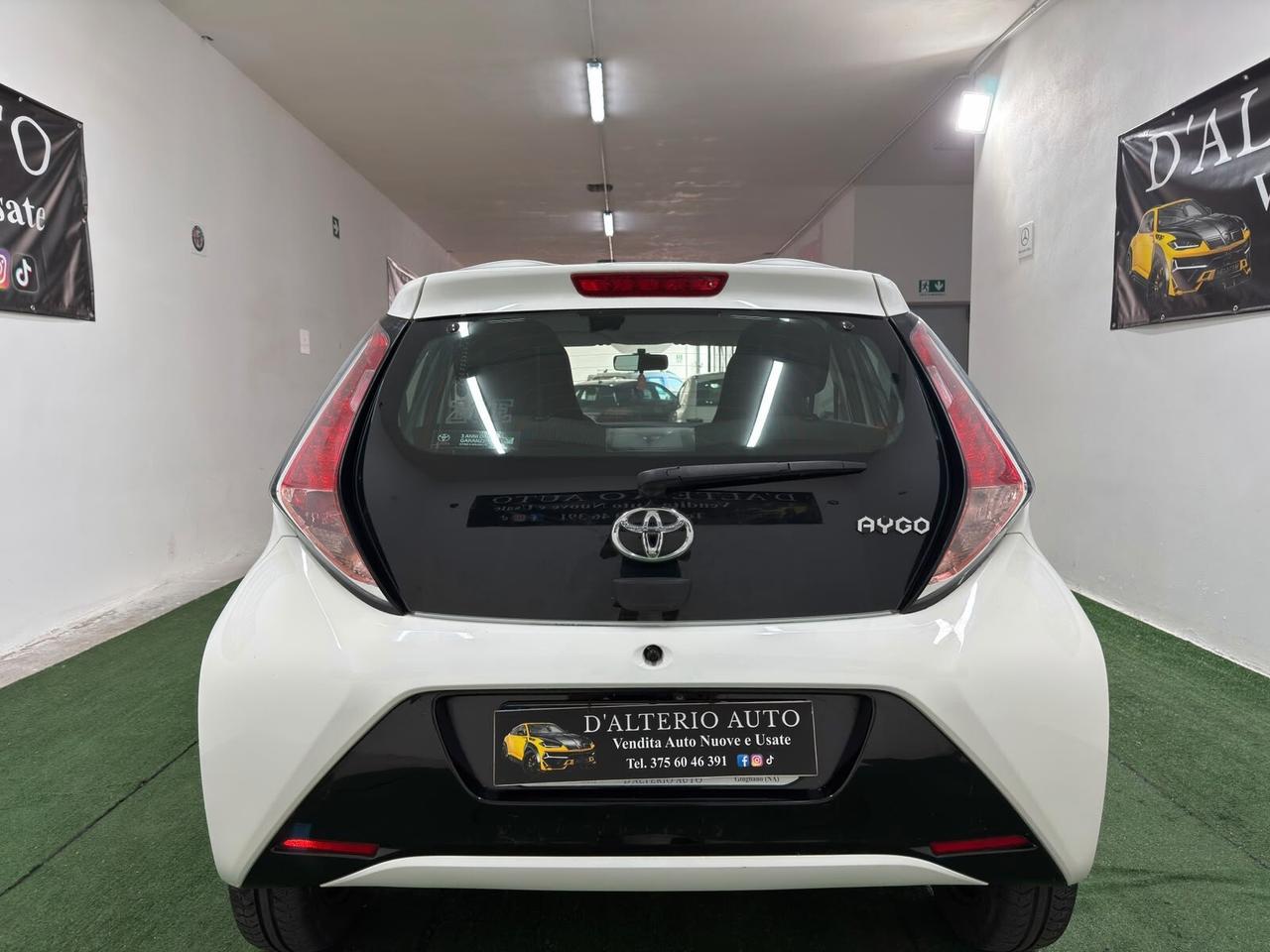 Toyota Aygo 1.0 VVT-i 69 CV 5 porte x-clusiv