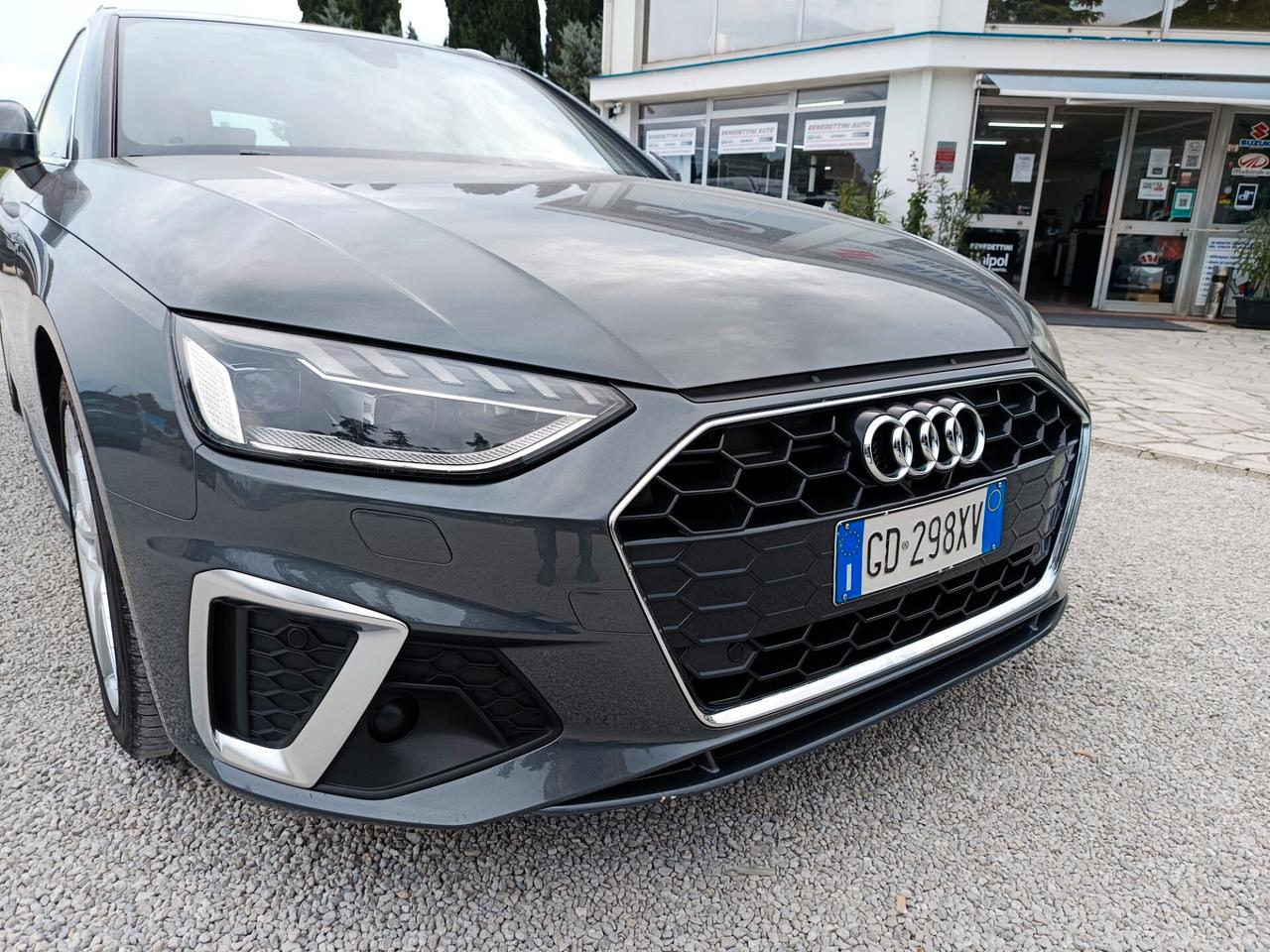 Audi A4 Avant 2.0 TDI S tronic S-Line Tua a 259€/Mese