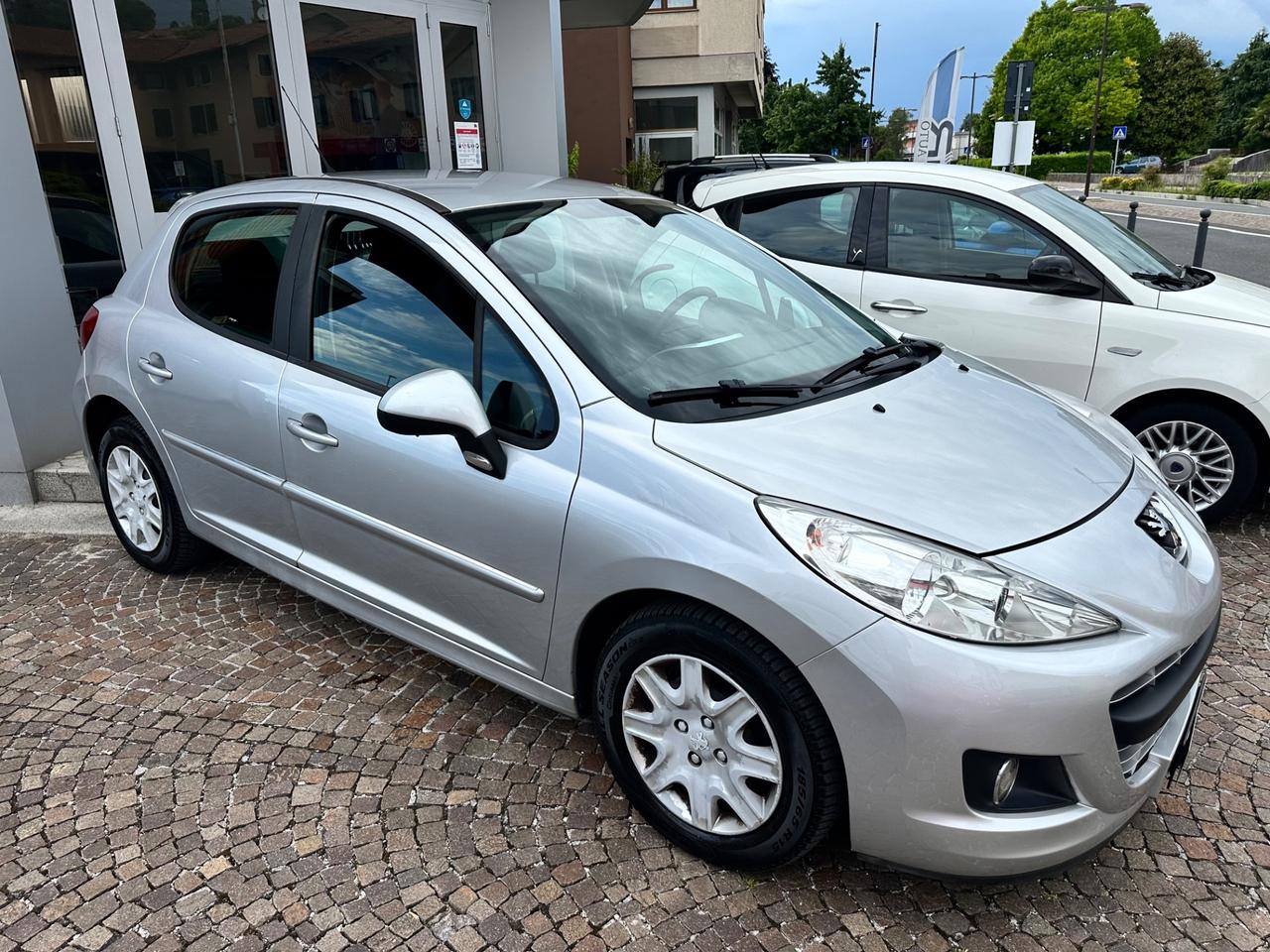 Peugeot 207 1.4Bz 95CV 5p Allure -Neopatentati