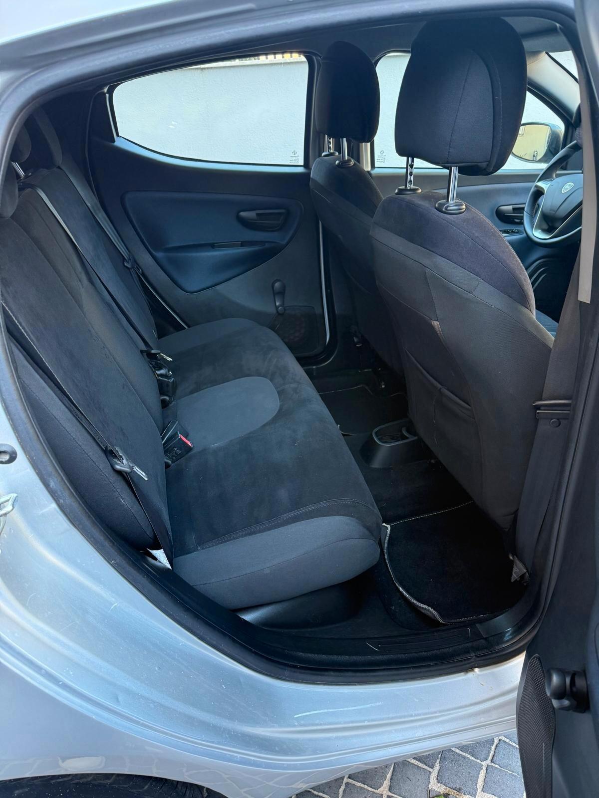 Lancia Ypsilon 1.2 69 CV 5 porte Gold