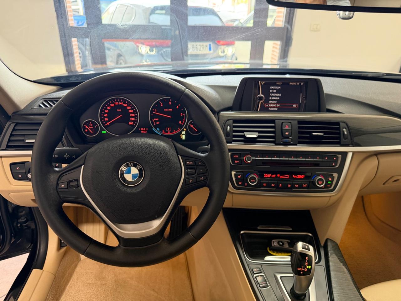 Bmw 318 318d Touring LUXURY aut.