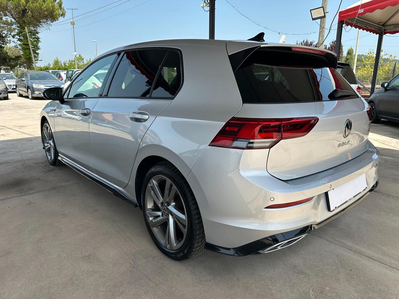 VW GOLF 8*2.0TDI*150CV*2XR-LINE*VIRTUAL*SEDILI SPORTIVI*NAVI*LED*AUT*