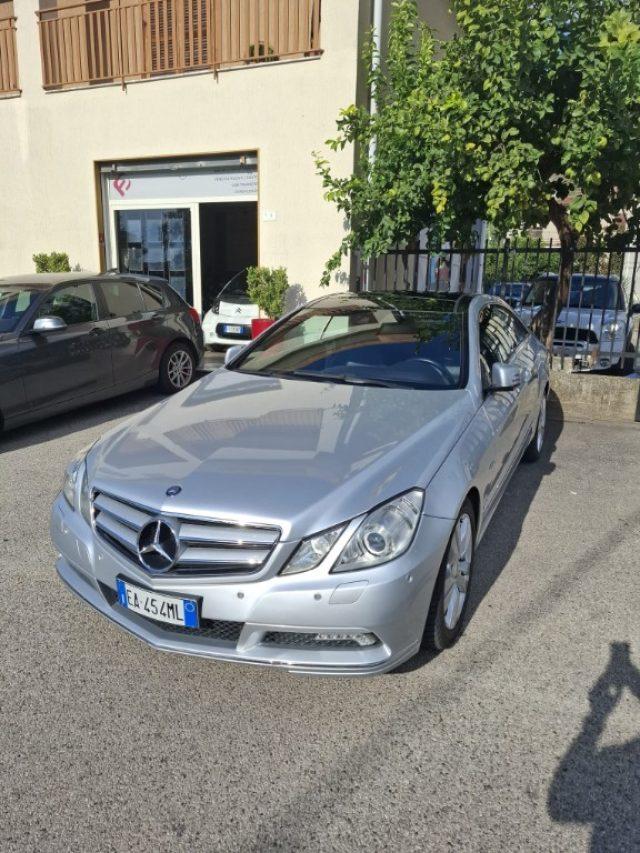 MERCEDES-BENZ E 250 CDI Coupé BlueEFFICIENCY Avantgarde