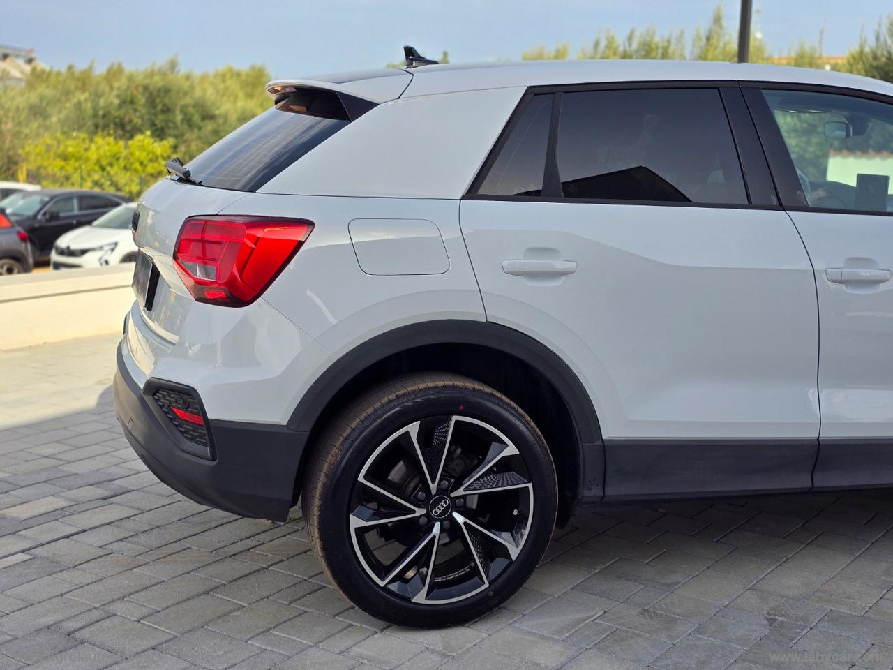 AUDI Q2 30 TDI Business Advanced