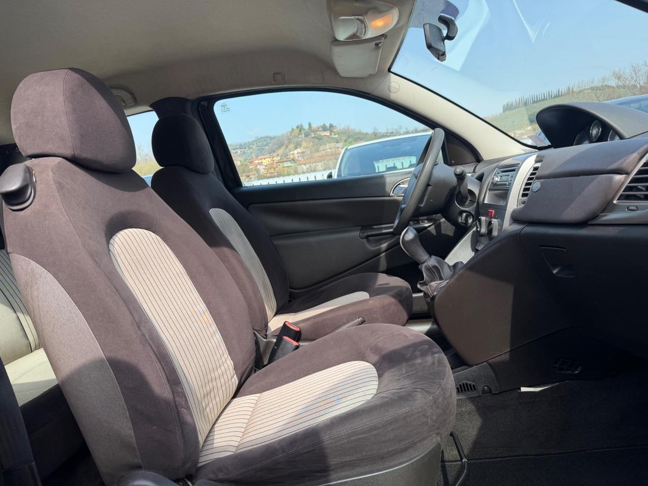 Lancia Ypsilon 1.3 MJT 75 CV Oro Giallo/108.000KM