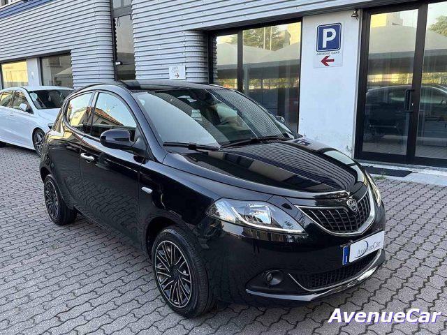 LANCIA Ypsilon hybrid Gold ADATTA A NEOPATENTATI PREZZO REALE