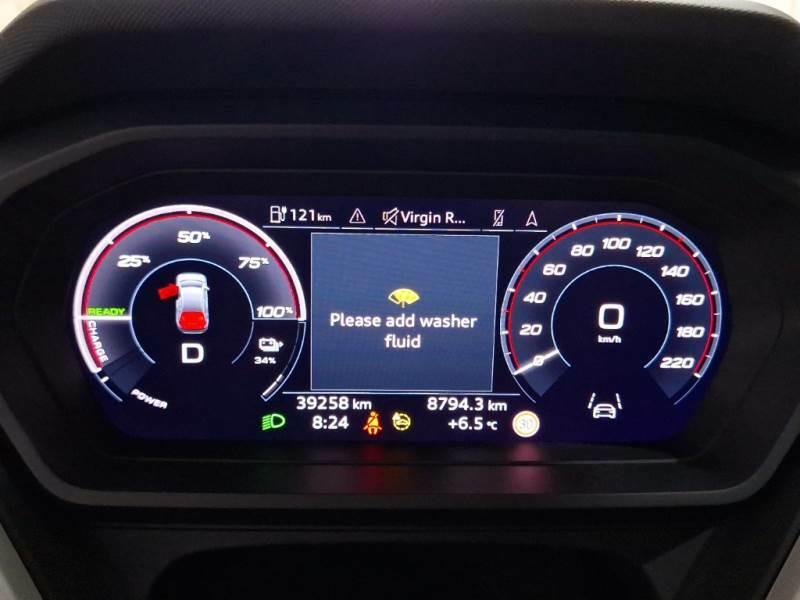 AUDI Q4 40 e-tron Business Advanced