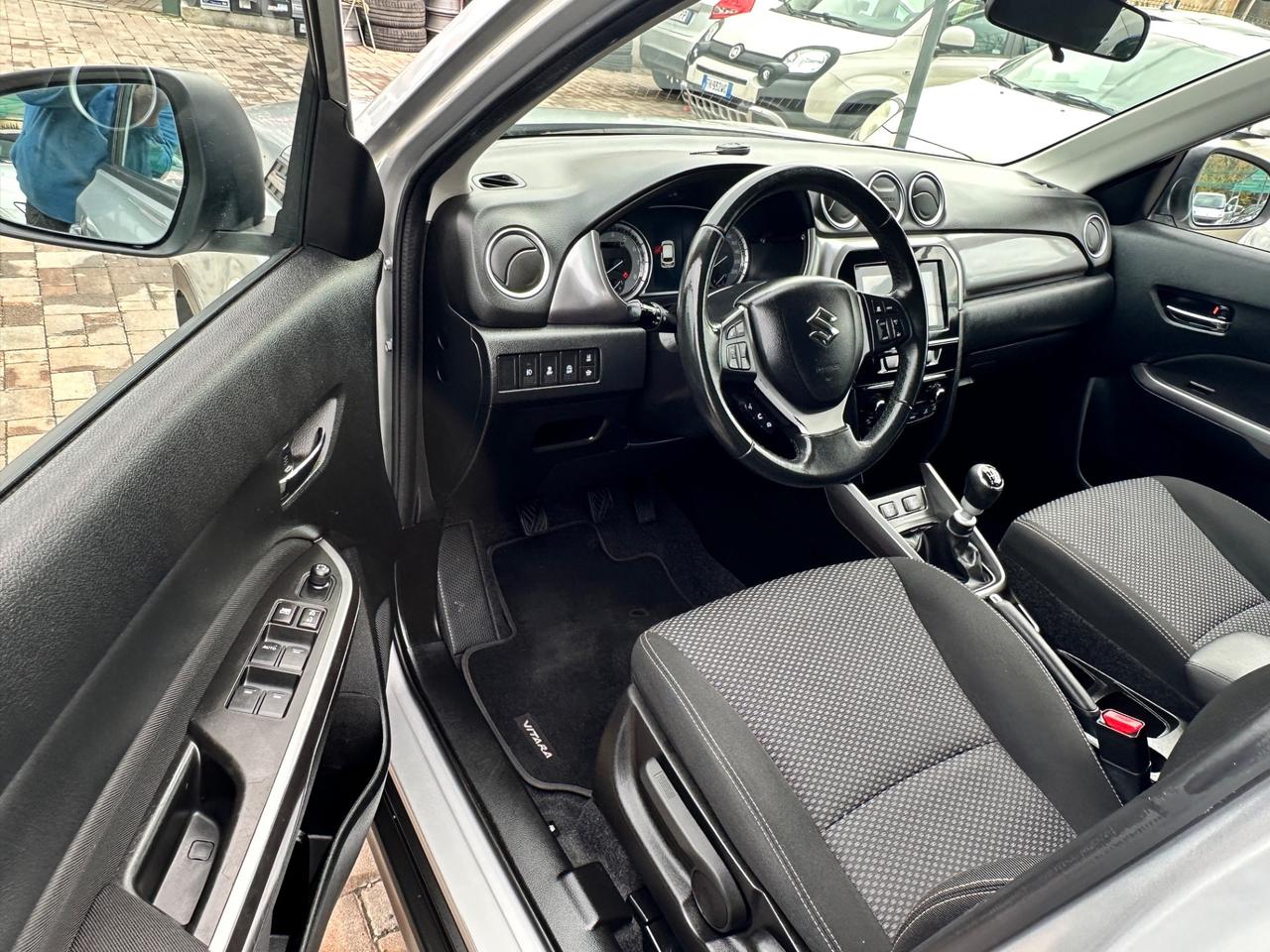 Suzuki Vitara 1.4 Hybrid Top