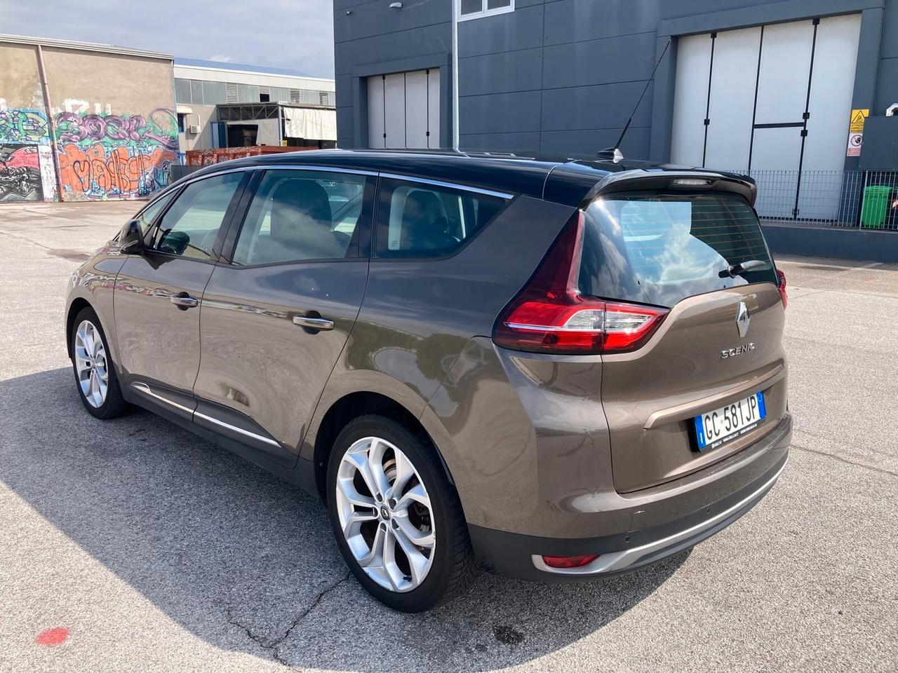 Renault Grand Scenic Blue dCi 120 CV EDC Initiale Paris