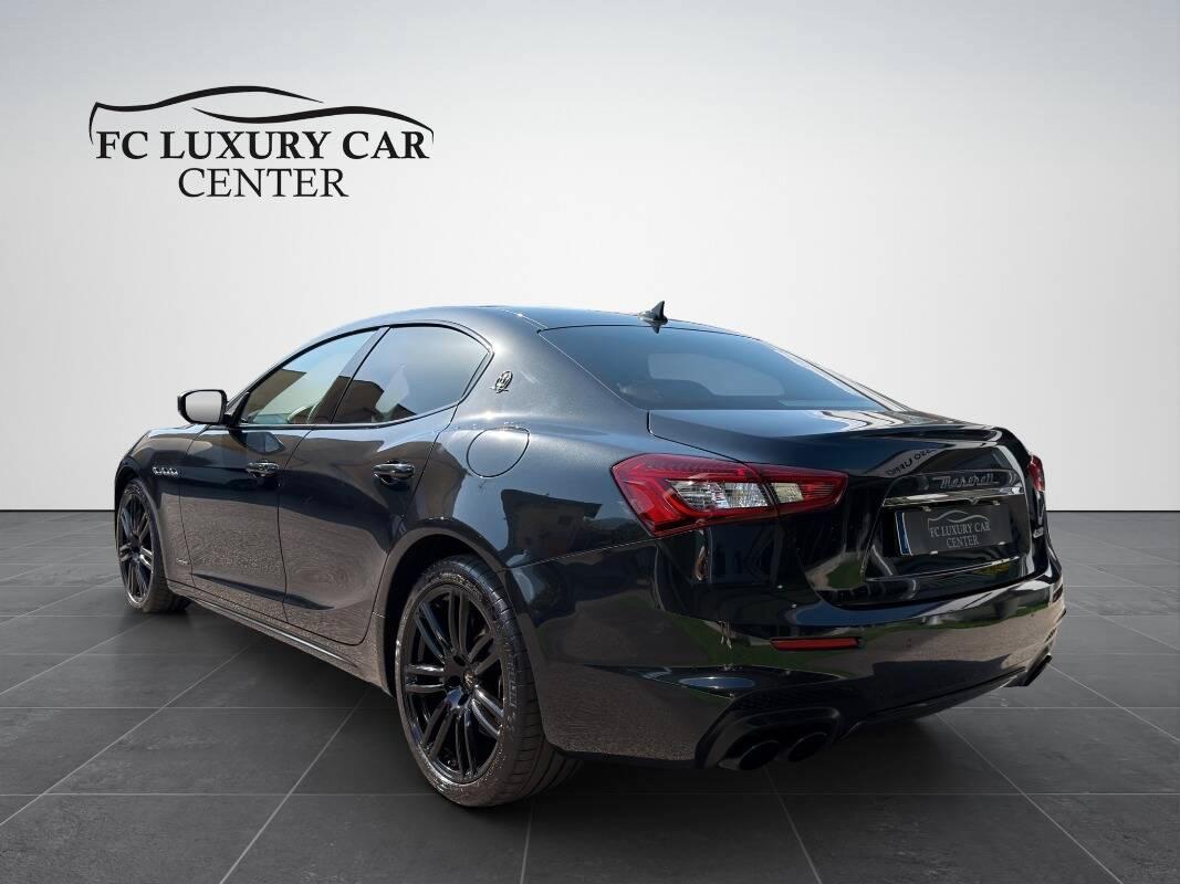 Maserati Ghibli 3.0 V6 ds Gransport Nerissimo 250cv auto my18