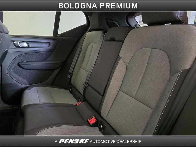 Volvo XC40 B3 automatico Plus Dark