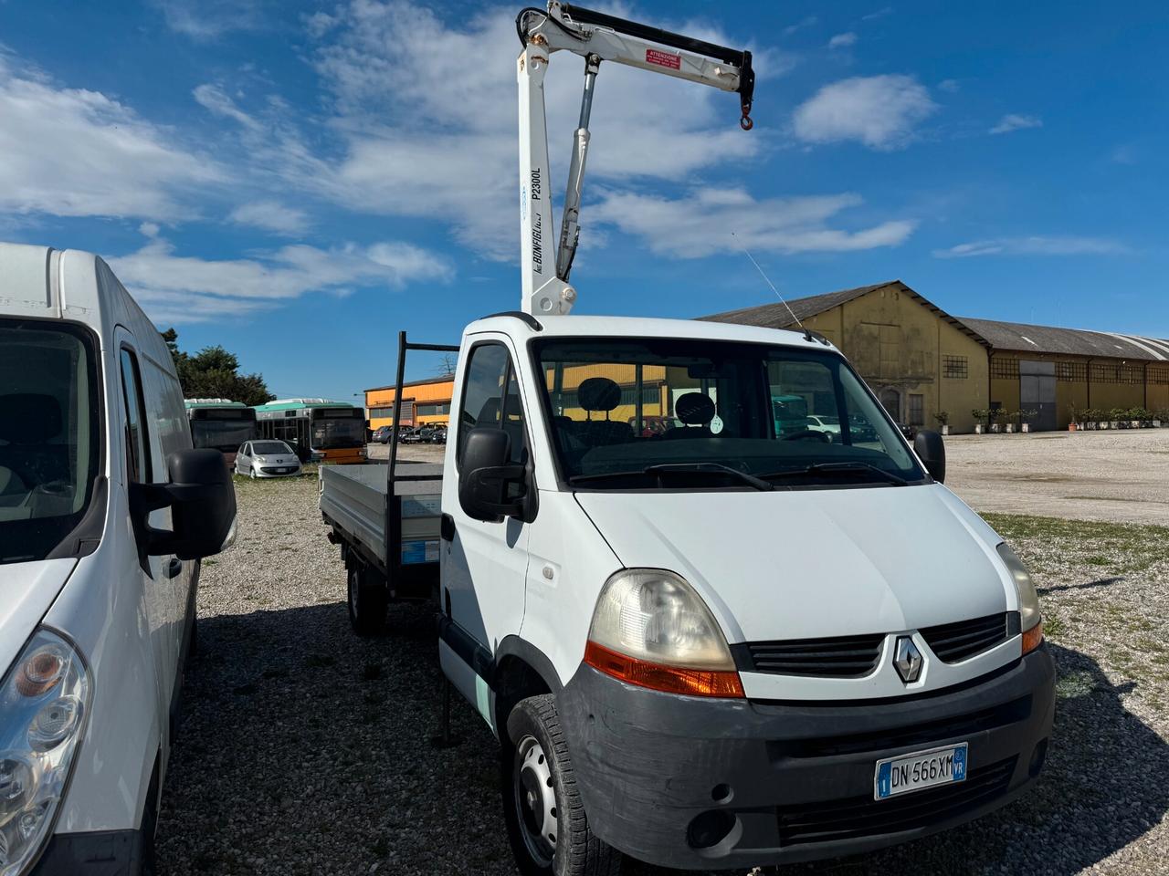 Renault Master 2.5dci Gru Bonfiglioli P2300L
