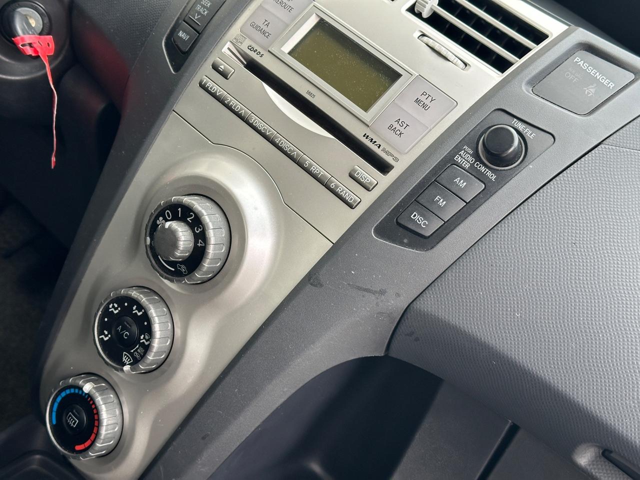 Toyota Yaris 1.0 5 porte Sol