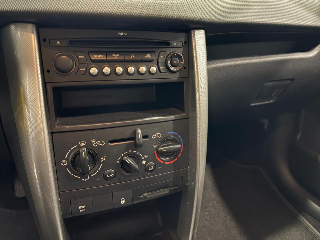 Peugeot 207 Station Wagon 1.4 vti 16v XS Ciel