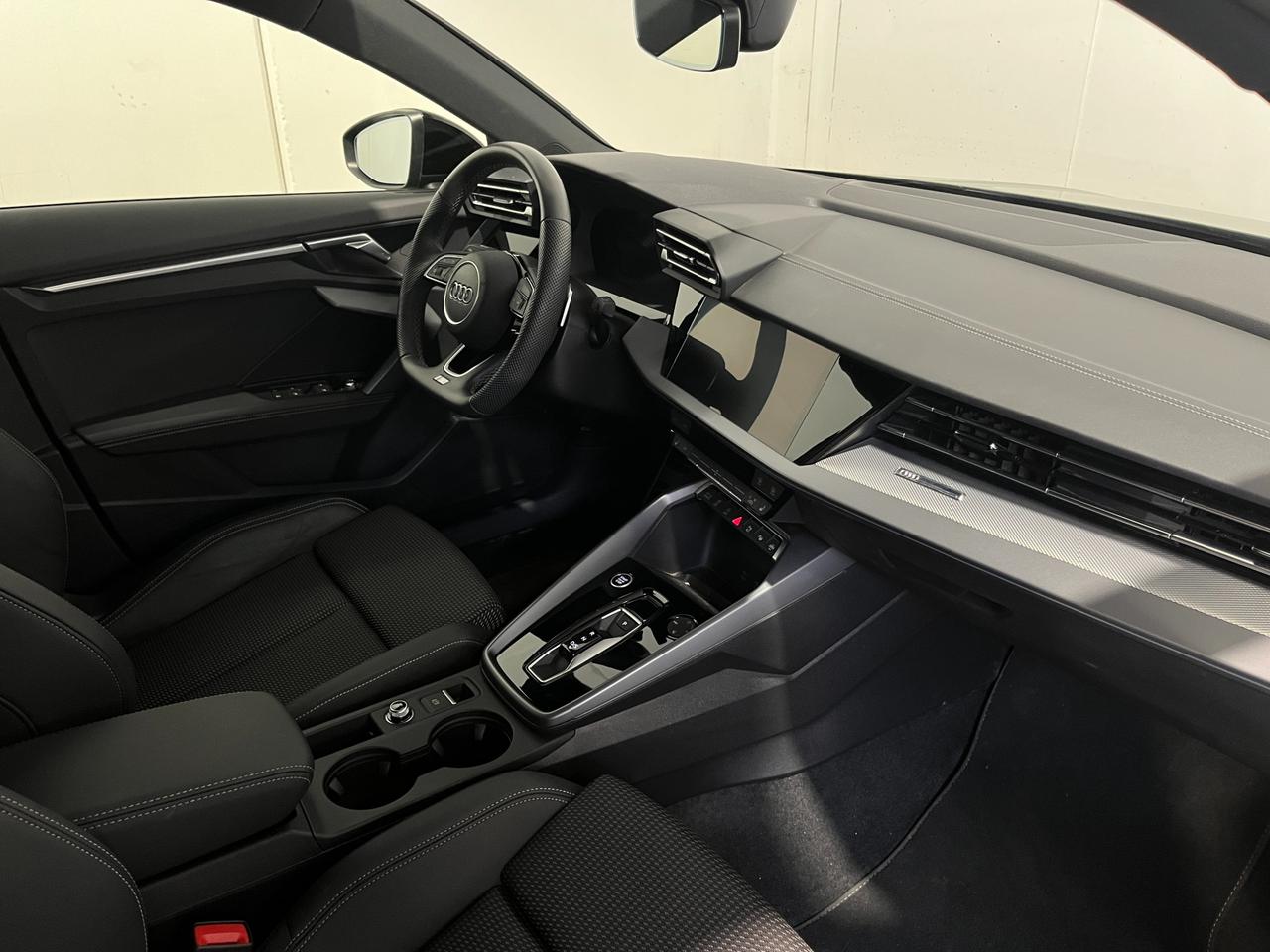 AUDI A3 SPORTBACK 2.0 TDI S-TRONIC S-LINE EDITION