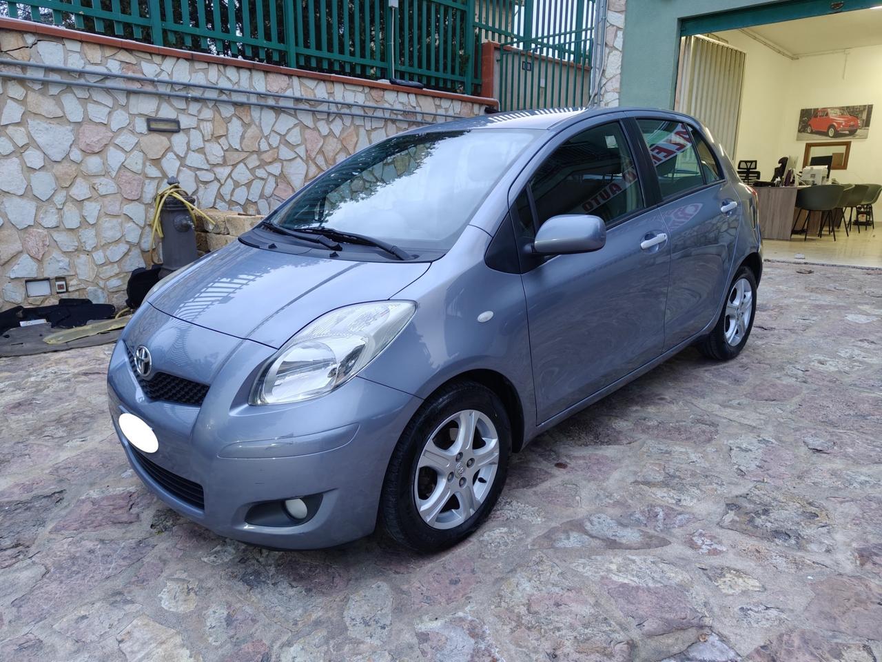 Toyota Yaris 1.4 D-4D DPF 5 porte Sol