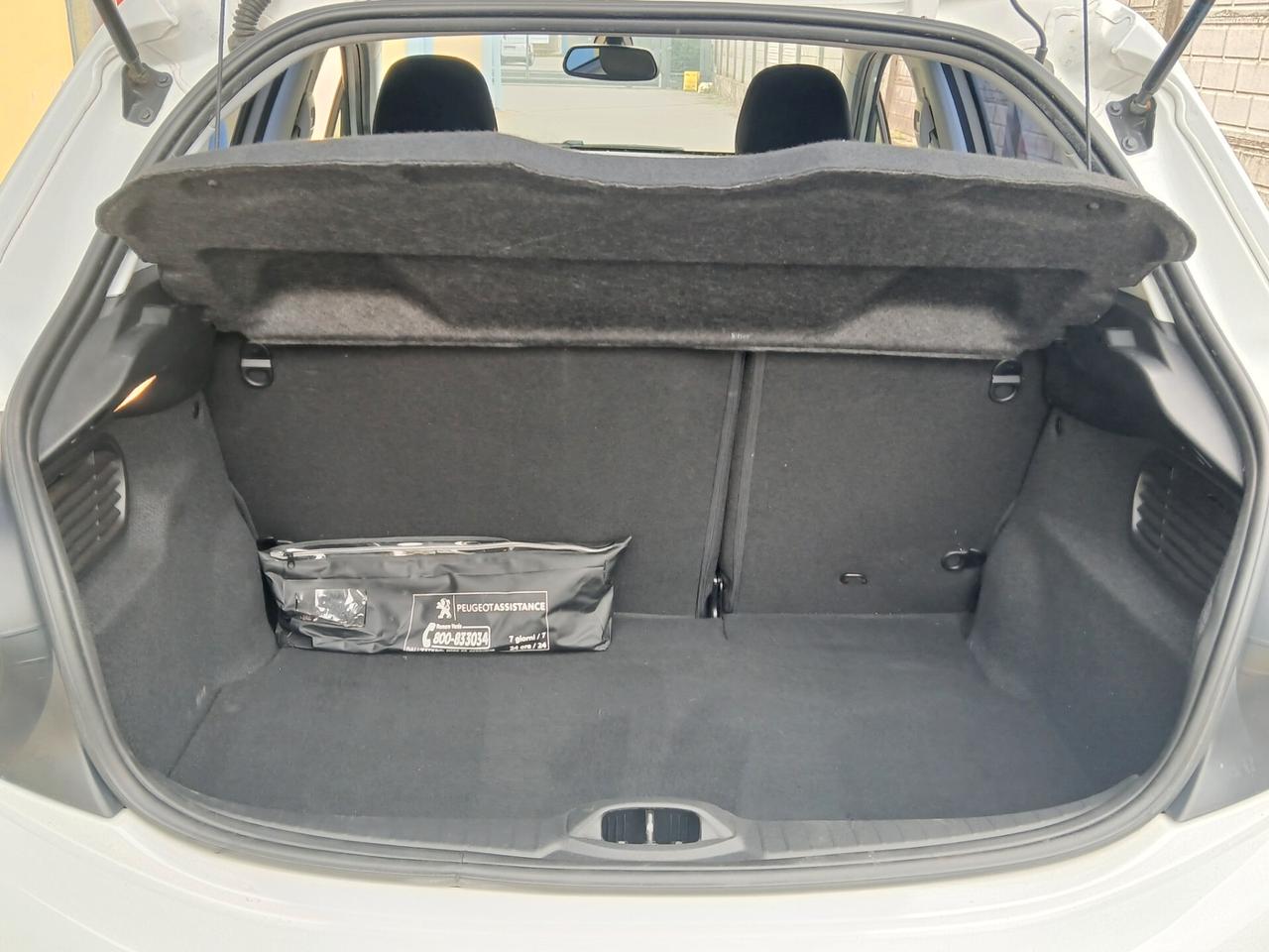 Peugeot 208 KM 81 000 EURO 6B PARI AL NUOVO