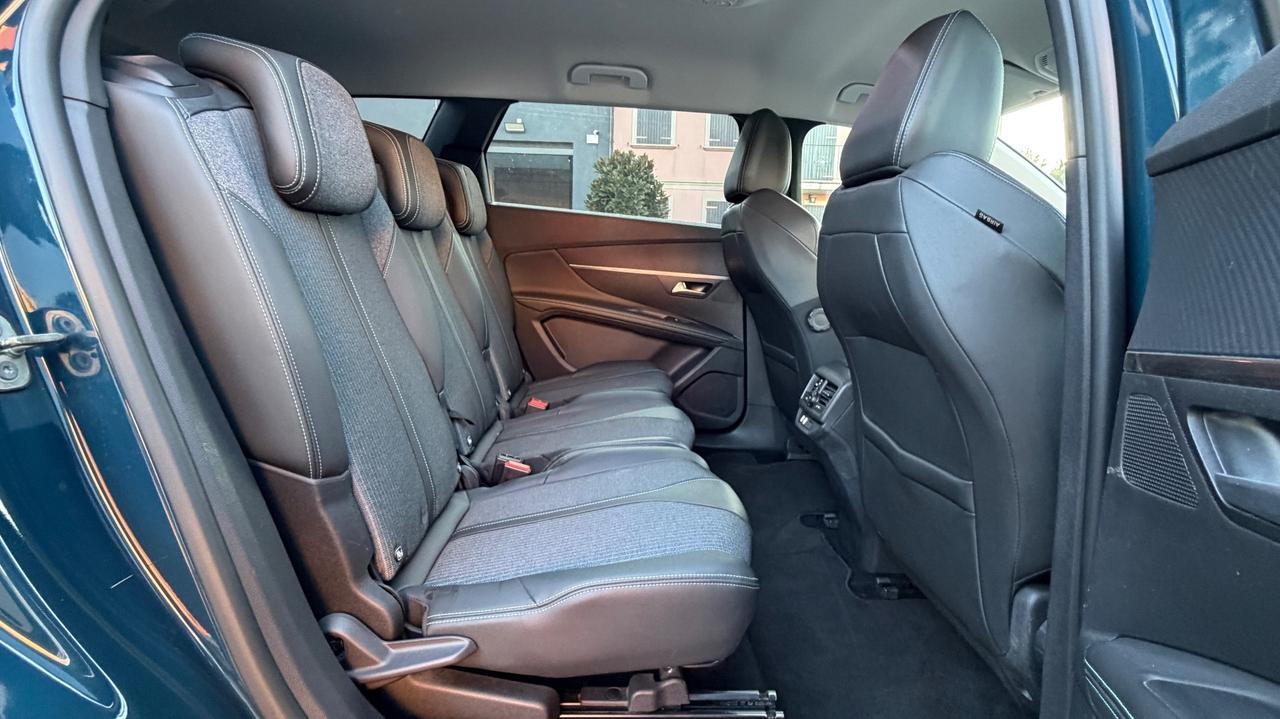 PEUGEOT 5008 1.5 ALLURE 131CV - SETTE POSTI, FULL LED, NEOPATENTATI