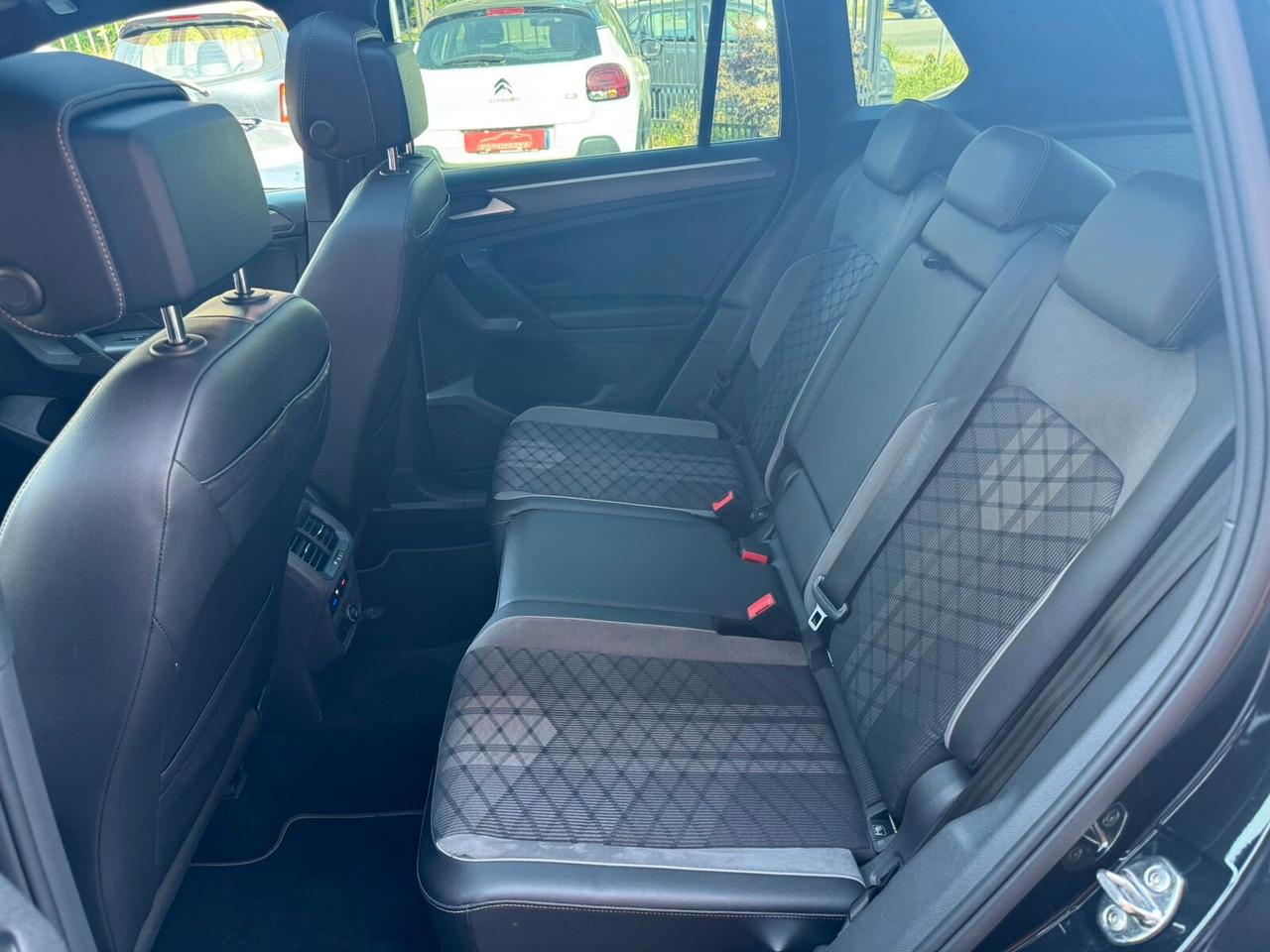 Volkswagen Tiguan 2.0 TDI 200 CV SCR DSG 4MOTION R-Line