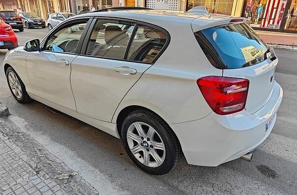 BMW 116d 5 porte *TETTO APRIBILE* - 2014