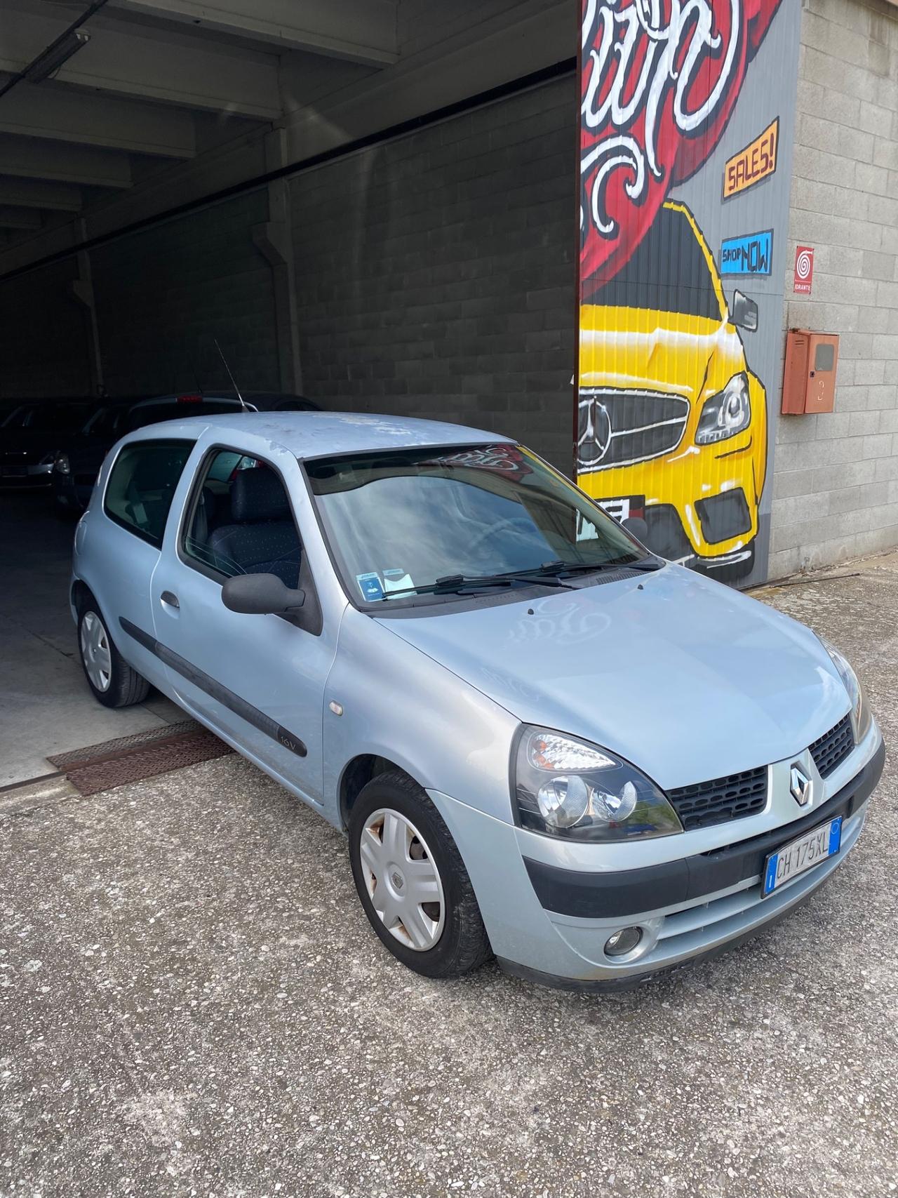 Renault Clio 1.2 16V 3 porte Neopatentati
