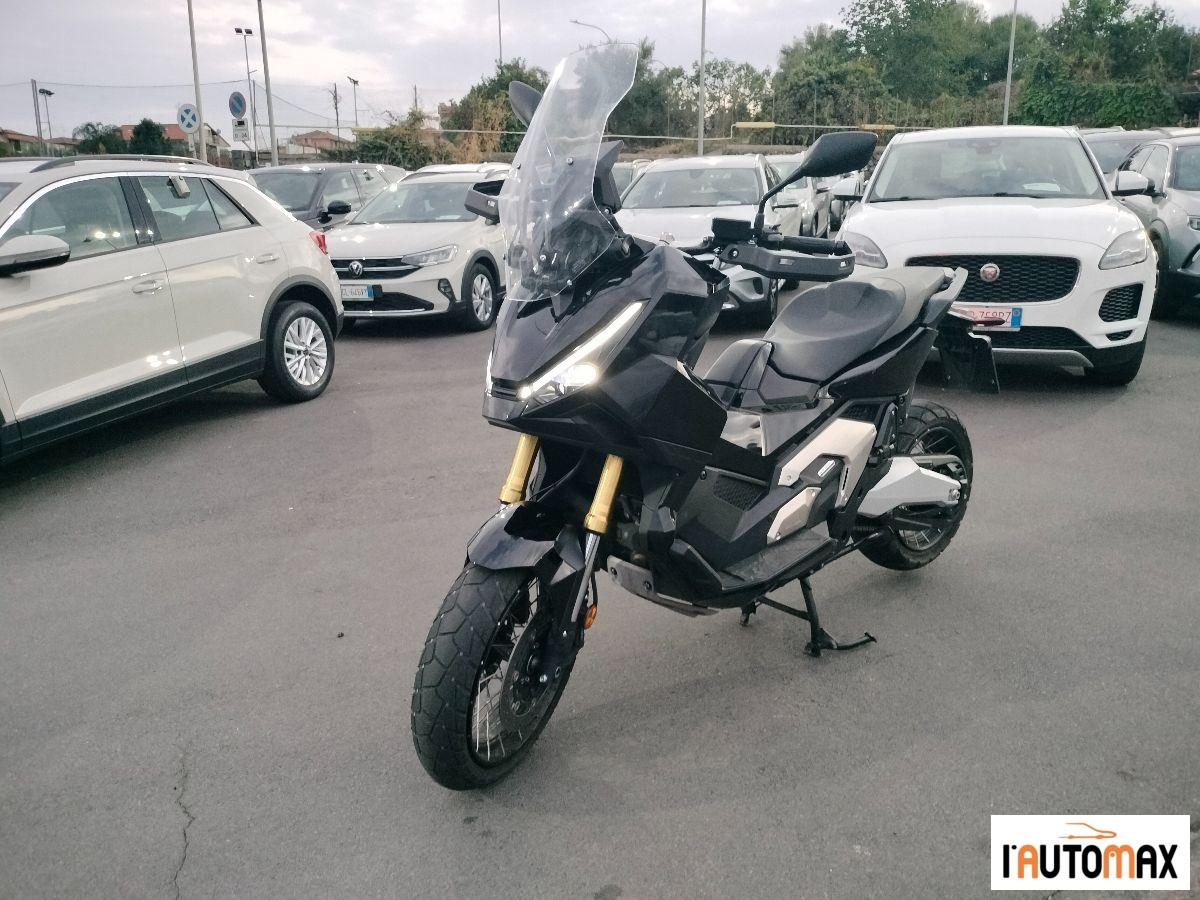 Honda - X-ADV 750 -