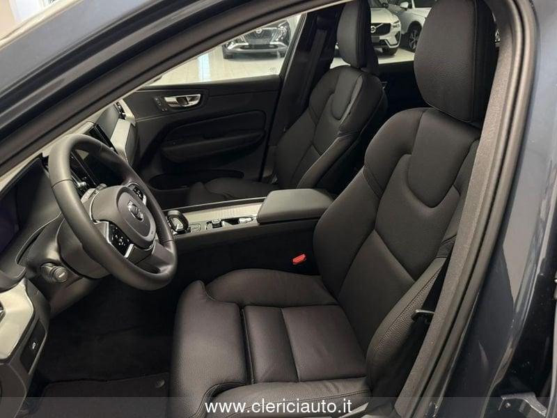 Volvo XC60 B4 (d) automatico Plus Dark - KM0