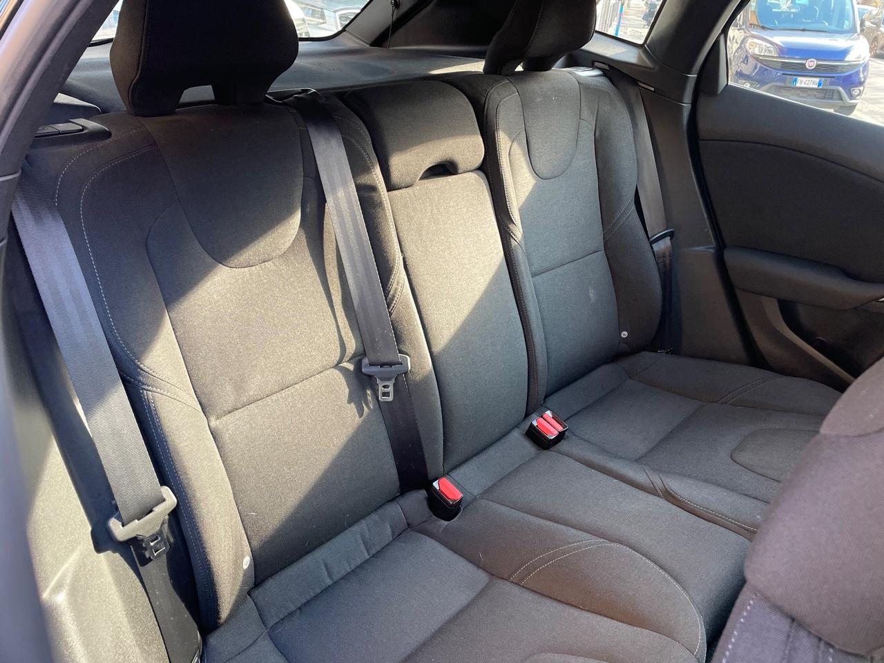 Volvo V40 2.0 D2 120cv MOMENTUM/GARANZIA 12 MESI