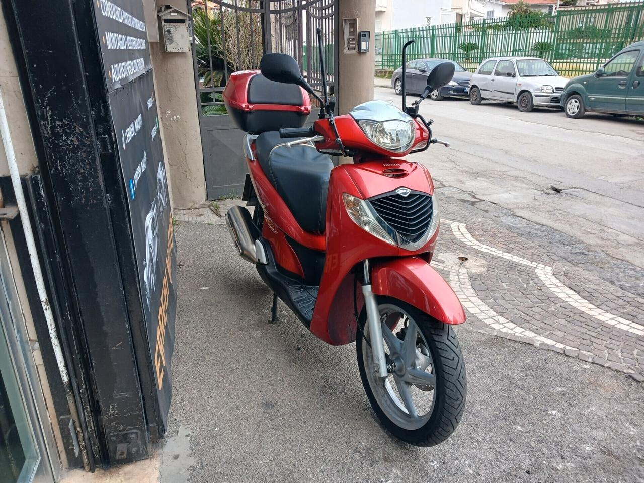 Honda SH 150 GARANTITO 12 MESI.
