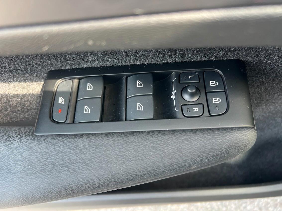 Volvo XC40 1.5 t2 Momentum Pro auto NAVI PELLE FARI LED FULL