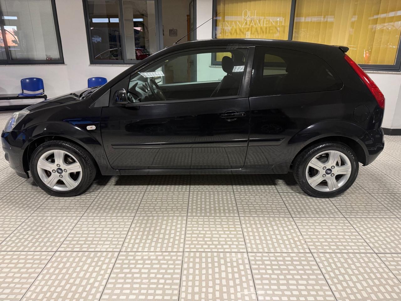 Ford Fiesta 1.2 16V 3p. Ghia