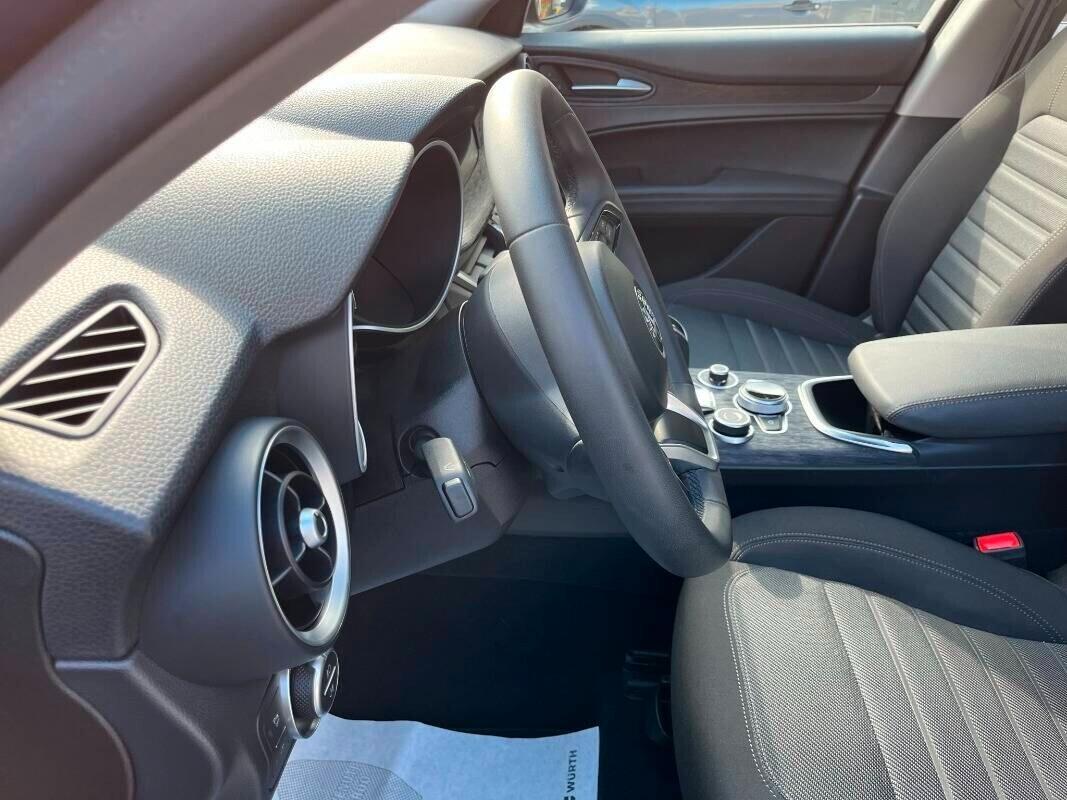 Alfa Romeo Stelvio 2.2 Turbodiesel 160 CV AT8 RWD Super