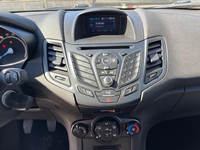 Ford Fiesta 1..2 5 porte Titanium